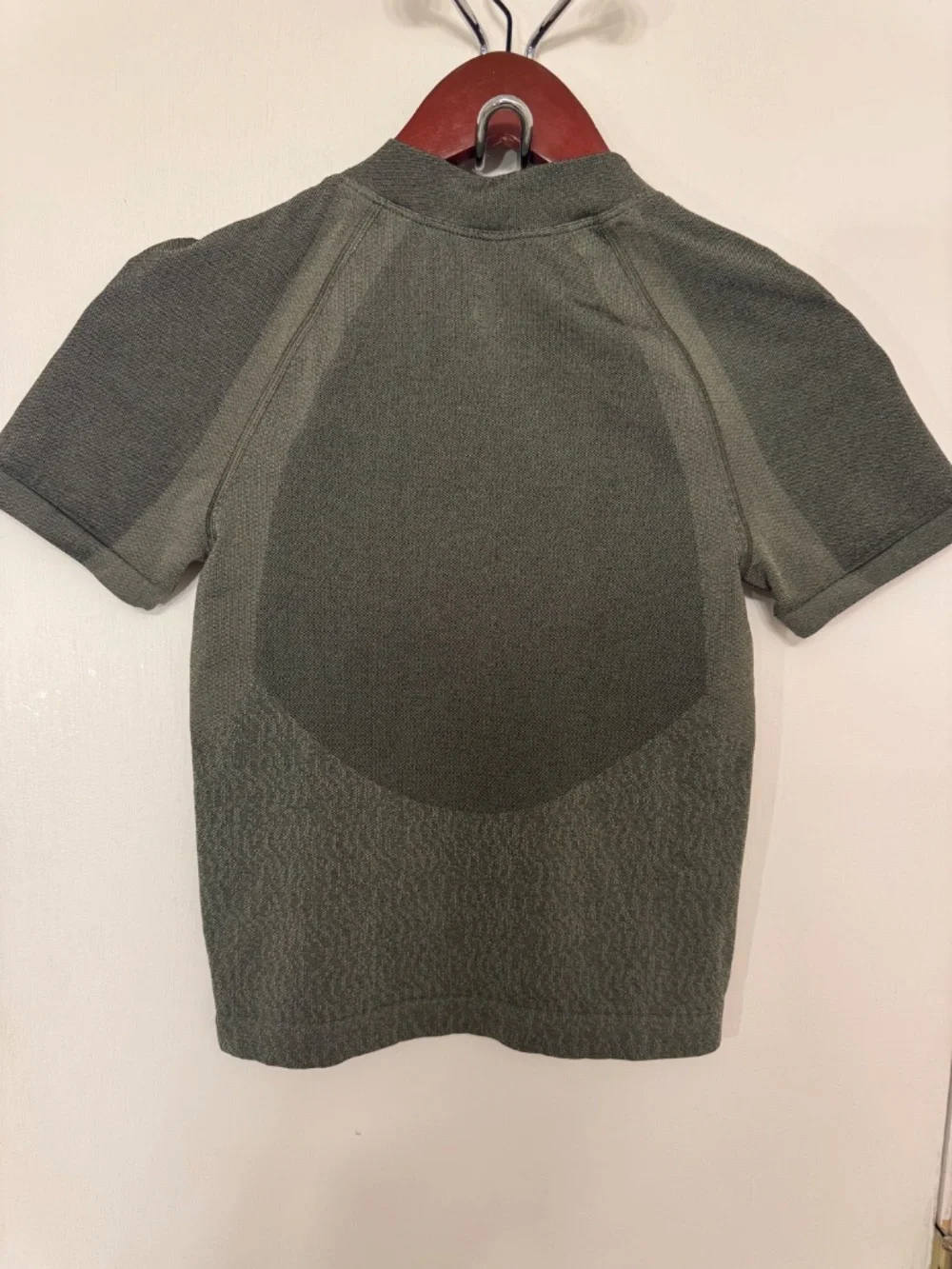 Lululemon Seamless Training short sleeve shirt